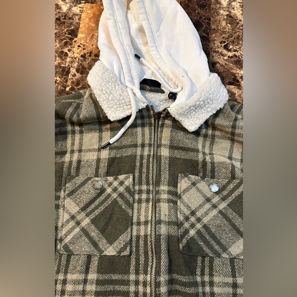 Wesc Plaid Warm Hooded Jacket with Sherpa Thick Material Pockets - Picture 3 of 8